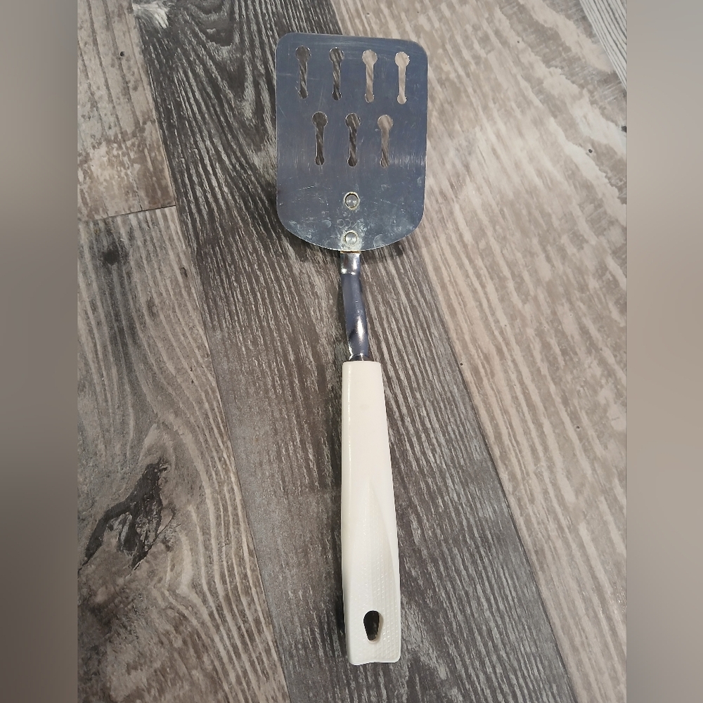 Vintage Ekco Short Keyhole Slotted Spatula Turner 10” Chromium White Handle USA